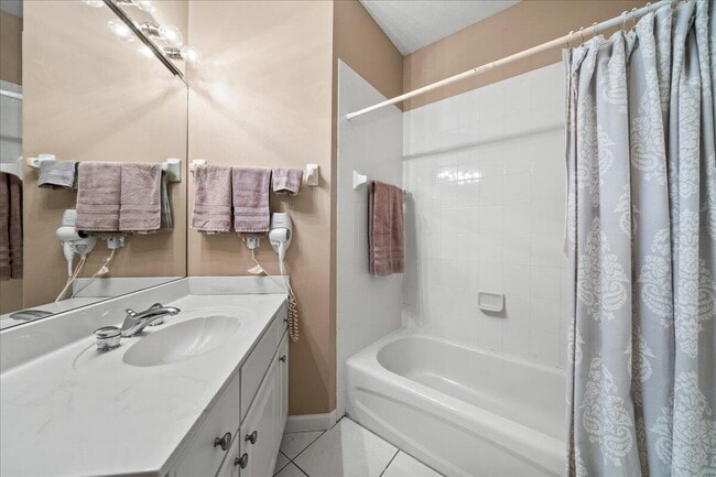 Photo - 8264 Mulligan Cir Unidad B