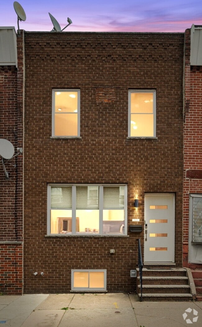 Building Photo - 1525 S 29th St Rental