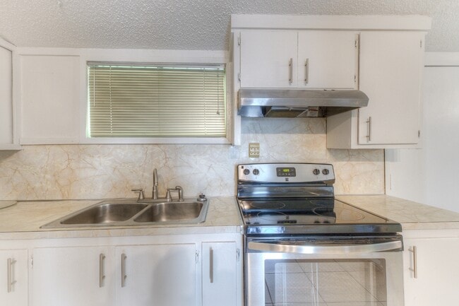 Photo - 2234 N Main St