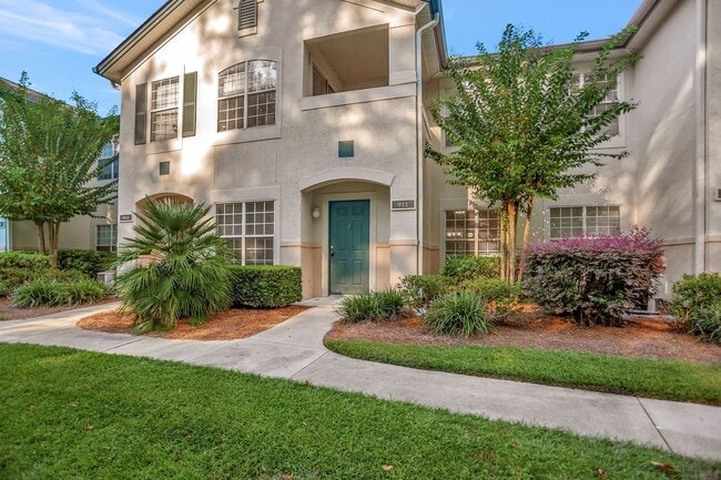 Building Photo - Lovely First Floor Condo at Plantation Point