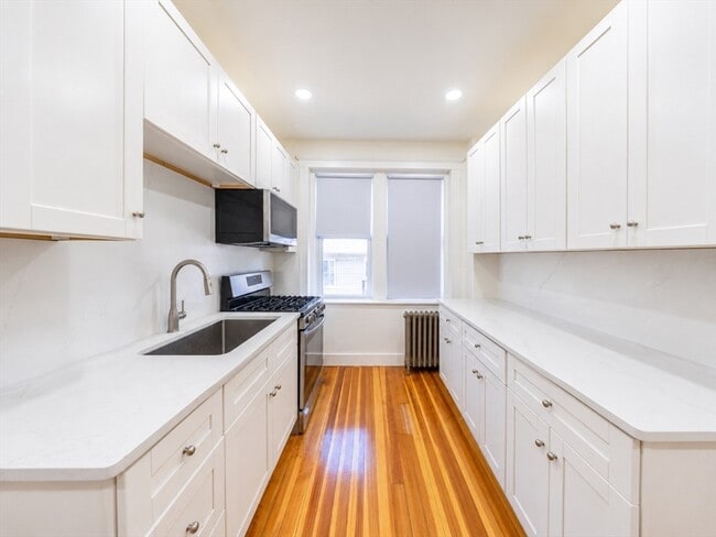 Building Photo - 238 S Huntington Ave Unit 10