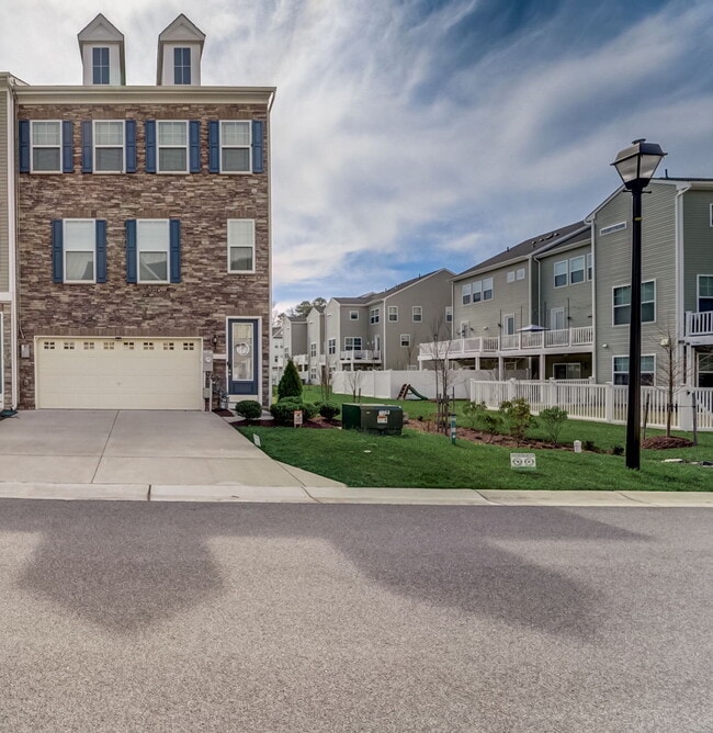 8382 Amber Beacon Cir