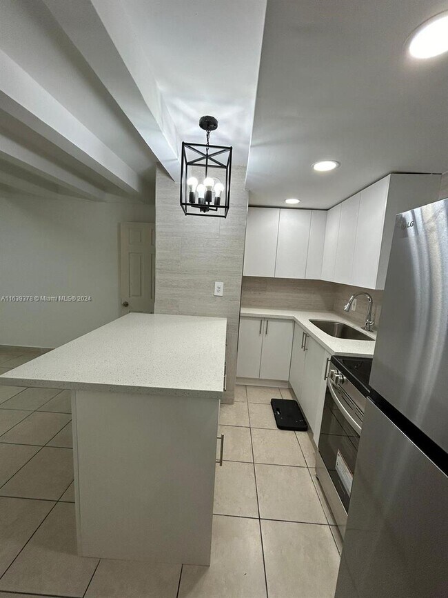 Photo - 1810 NW 34th St Unit 01