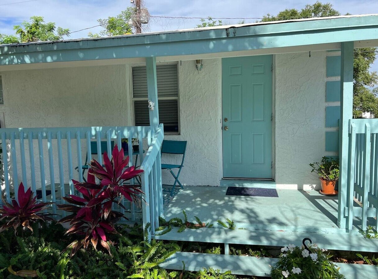 Photo - 140 SW 4th Ave Casa