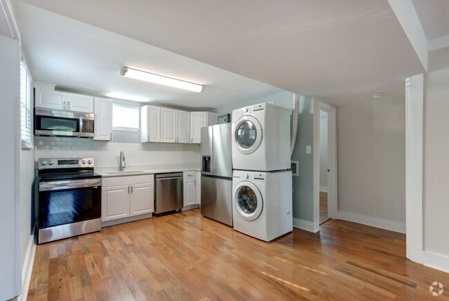 Building Photo - 803 Atlantic Ave Unit 803 1/2 Atlantic Ave Rental