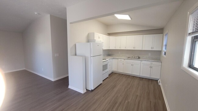 Photo - 4400-4408 Pearl Rd