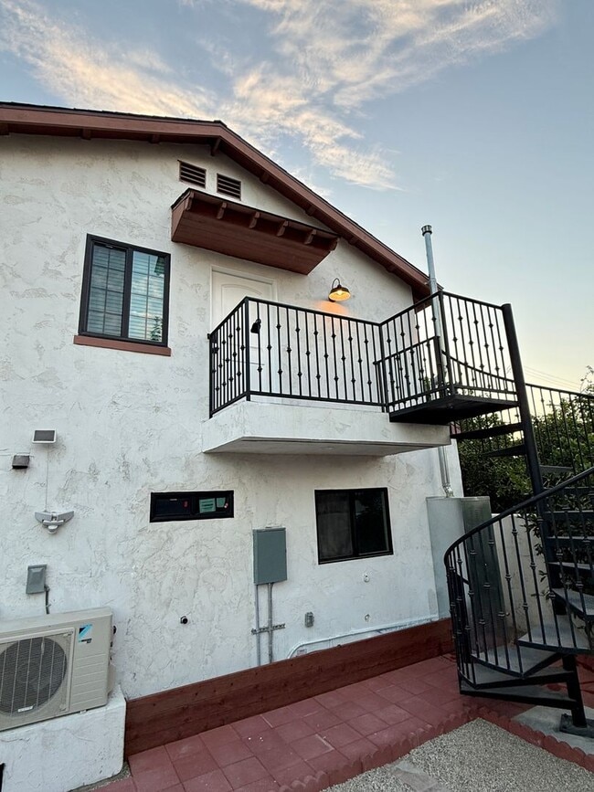 Building Photo - GD T 11325 Unit 11325