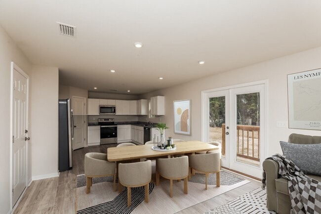 Photo - 6220 Travelers Rest Ct