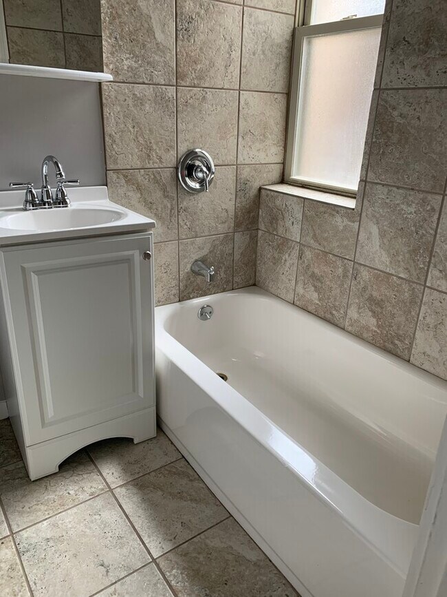 Photo - 4027 W Melrose St Unit ONE BED