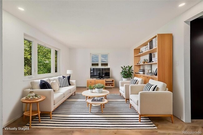 Photo - 2567 Benton St