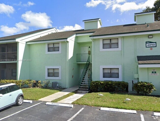 Building Photo - 4090 N Pine Island Rd Unit 311 Rental