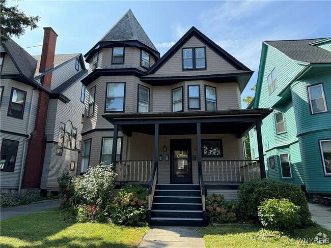 Building Photo - 182 Lancaster Ave Rental