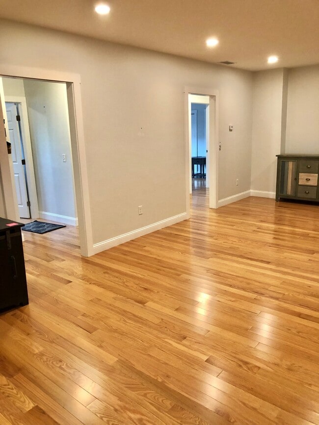 1932 Hyde Park Ave Unit 3