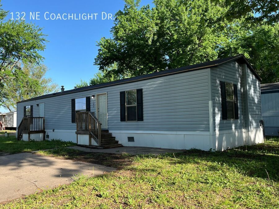 Photo - 132 Coachlight Dr