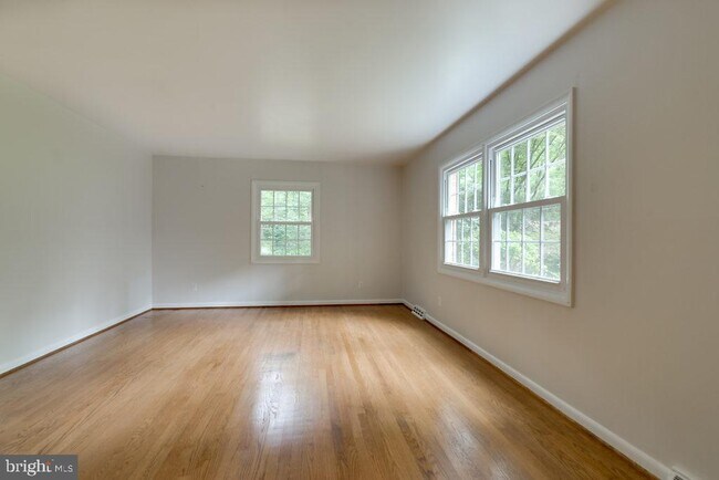 Photo - 2503 Fowlers Ln