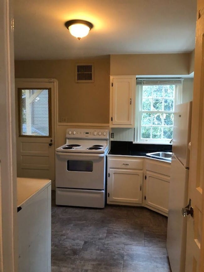 Photo - Great location in Garden District seconds from Downtown and LSU.