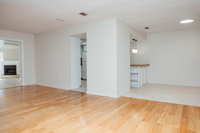 Photo - 410 Tanglewood Dr