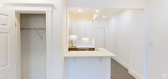 Building Photo - 10 Berry St Rental
