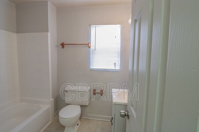 Photo - 2103 Kewanee Ave