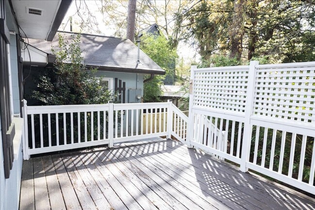 Photo - Beautifully Renovated 2/1 in Desirable Grant Park!
