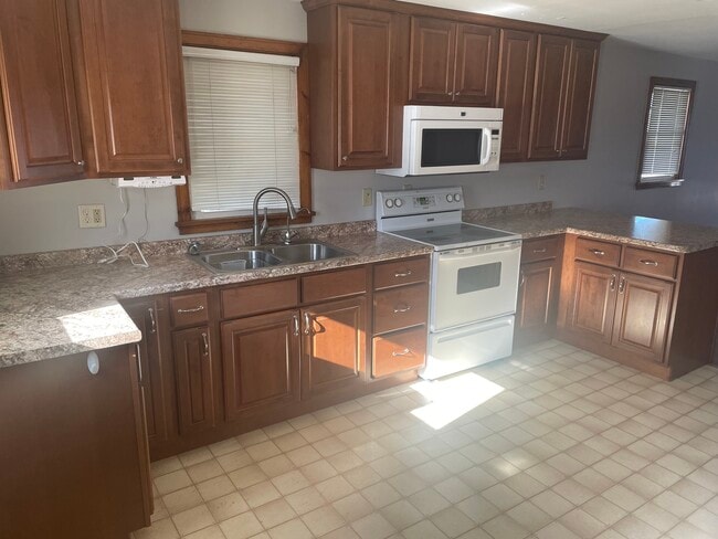 Photo - 207 NW Frank Ave