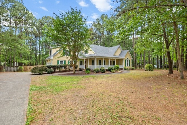 Photo - *Charming Farmhouse Style Retreat in Youngsville*