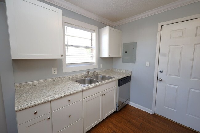 Photo - 817 Lilly St