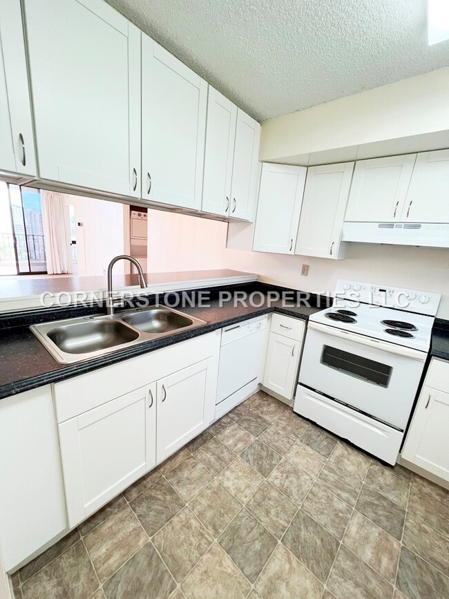 Photo - 990 Ala Nanala St