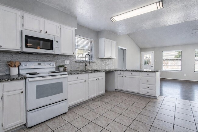 Photo - 16210 Cypress Point Dr