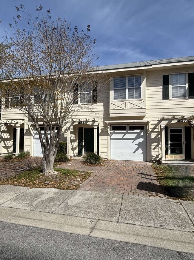 Building Photo - "Charming 3-Bedroom Townhouse Oasis in Destin!"