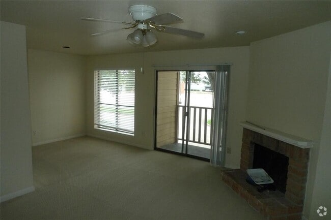 Building Photo - 16111 Aspenglenn Dr Unit 108 Rental
