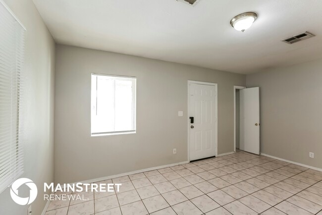 Photo - 1926 E Willetta St