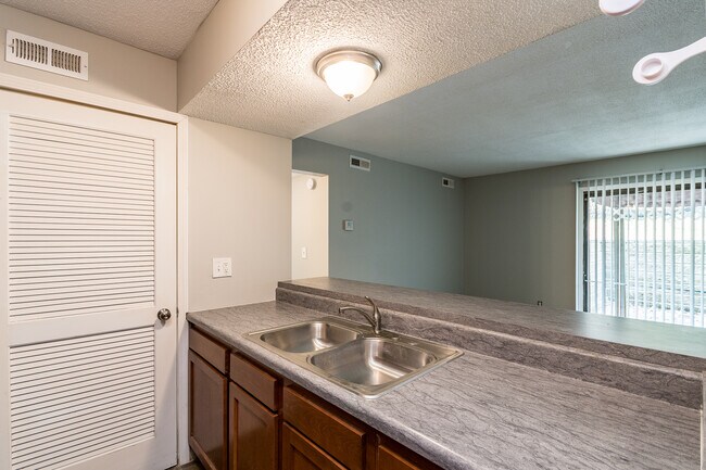Photo - Emberwood Apartments