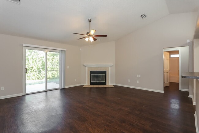 Photo - 6827 Rapid River Dr