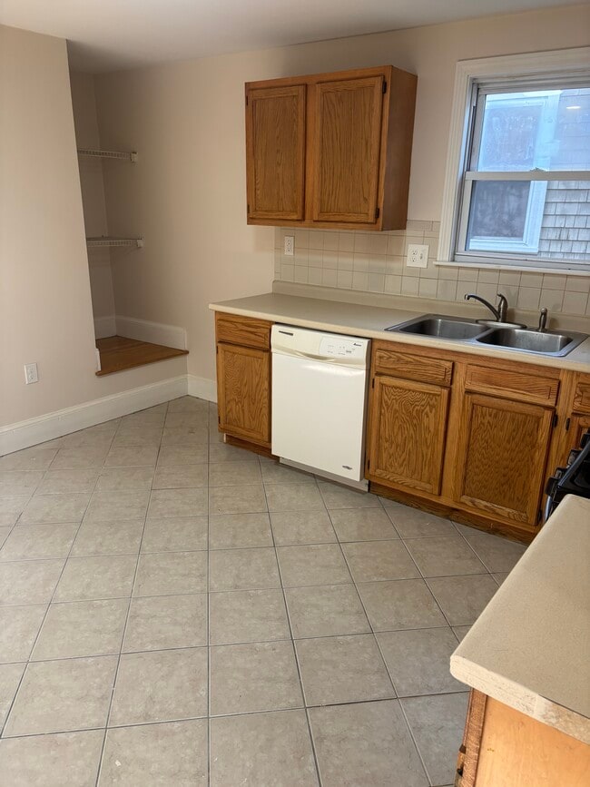 Photo - 7 Greenheys St Unit 2