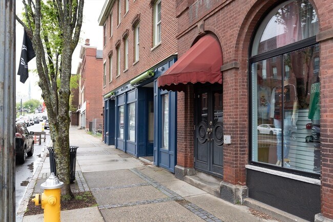 Photo - 300 Main St Unit 6