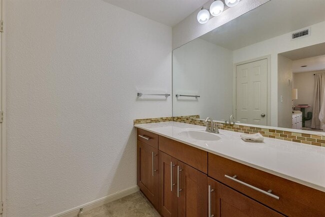 Photo - 7685 Northcross Dr Unit 1106