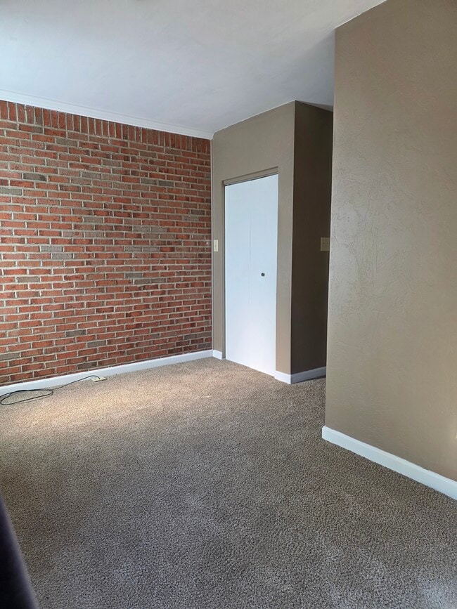 106 Water St Unidad Garage Apartment
