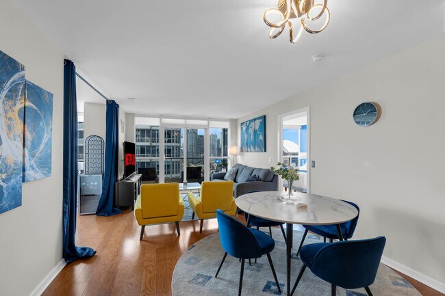 Photo - 208 Queens Quay W Unité SI ID1403804P