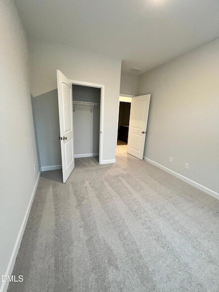 Photo - 404 White Oak Gdn Wy