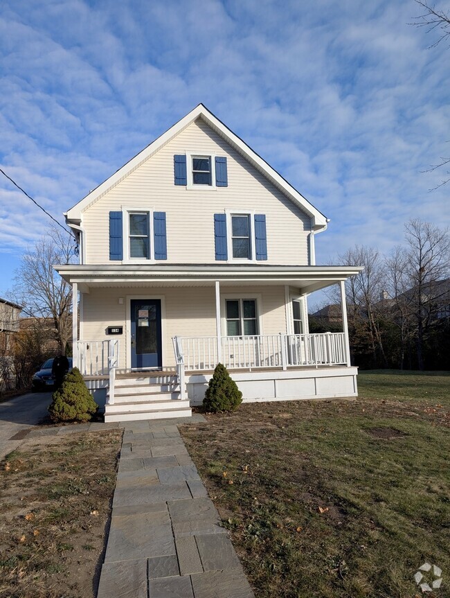 Building Photo - 134 W Maple Ave Rental