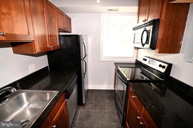 Photo - 2841 Gainesville St SE Unidad 103