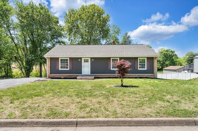 Photo - 222 Spring Grove Dr