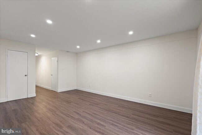Photo - 17 Wexford Dr