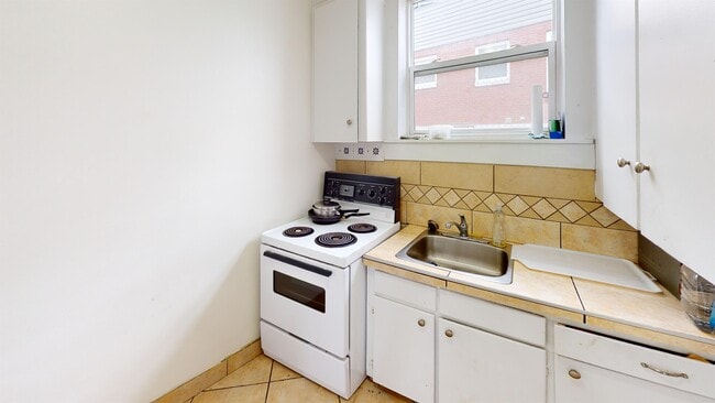 Photo - 50 LeslieUnit 3 Unité 3