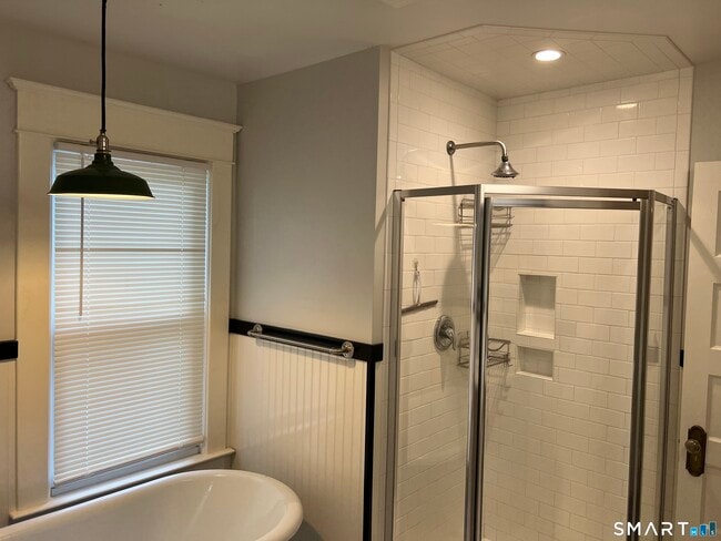 Building Photo - 16 Cowing Terrace