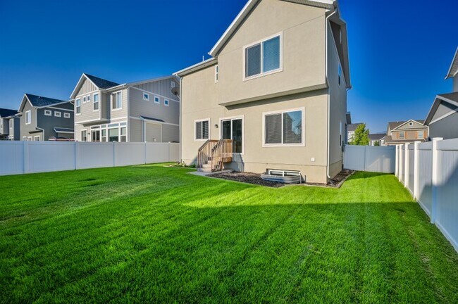 1113 Meadow Walk Dr