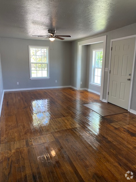 Building Photo - 1714 NW Euclid Ave Rental