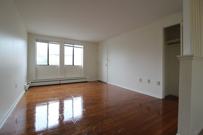 Building Photo - 20 Henderson Dr Unit A Rental