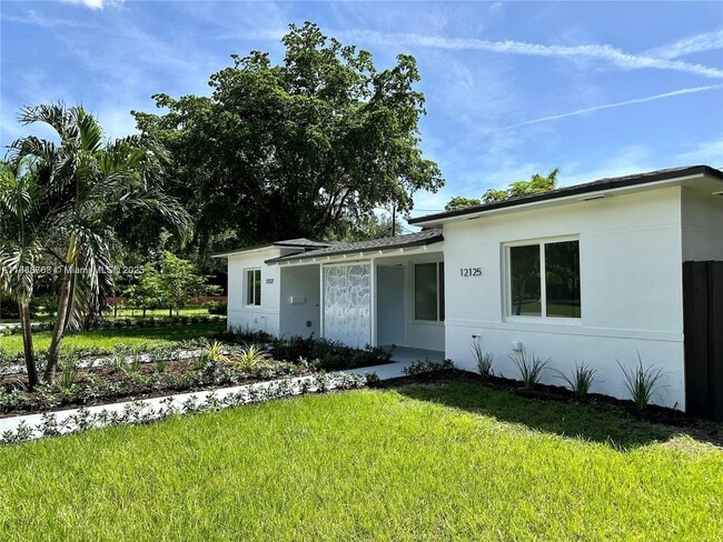 Building Photo - 12127 NE 7th Ave Unit 1 Rental